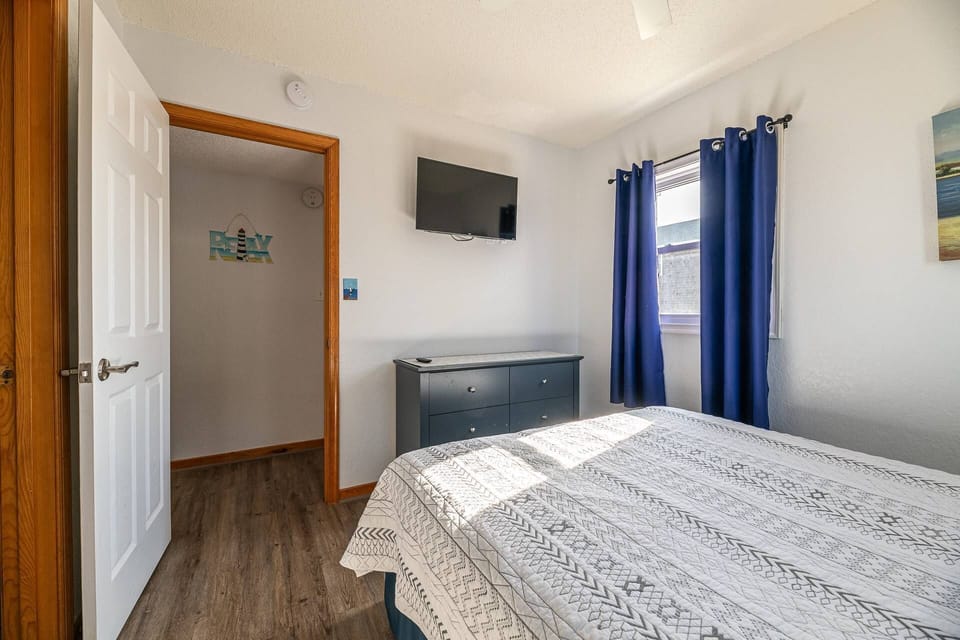 Mid Level Bedroom