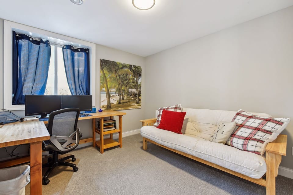 Downstairs Bedroom / Office