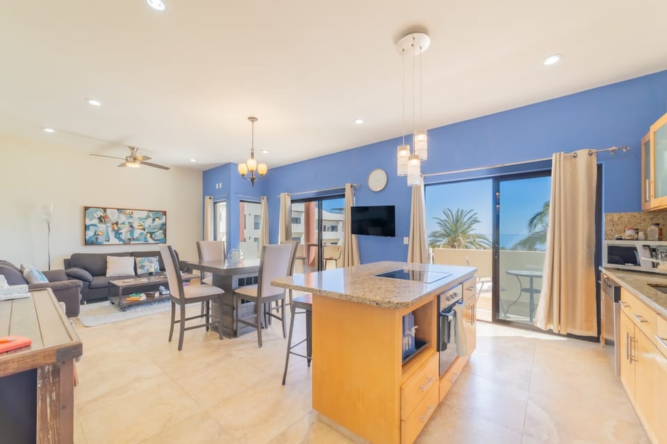 Every spot in the living area has an ocean view!