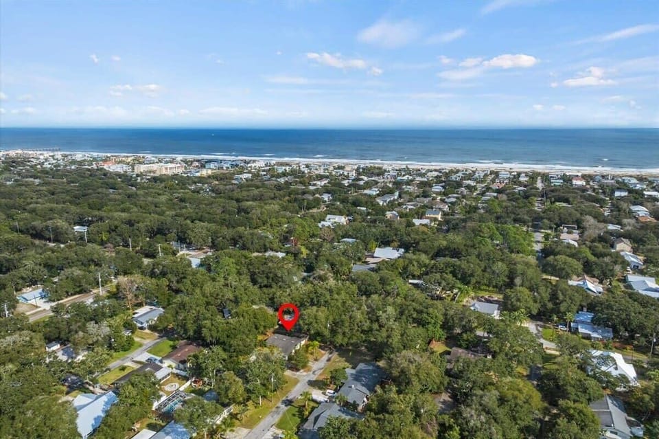 Just 5 blocks from the beach!