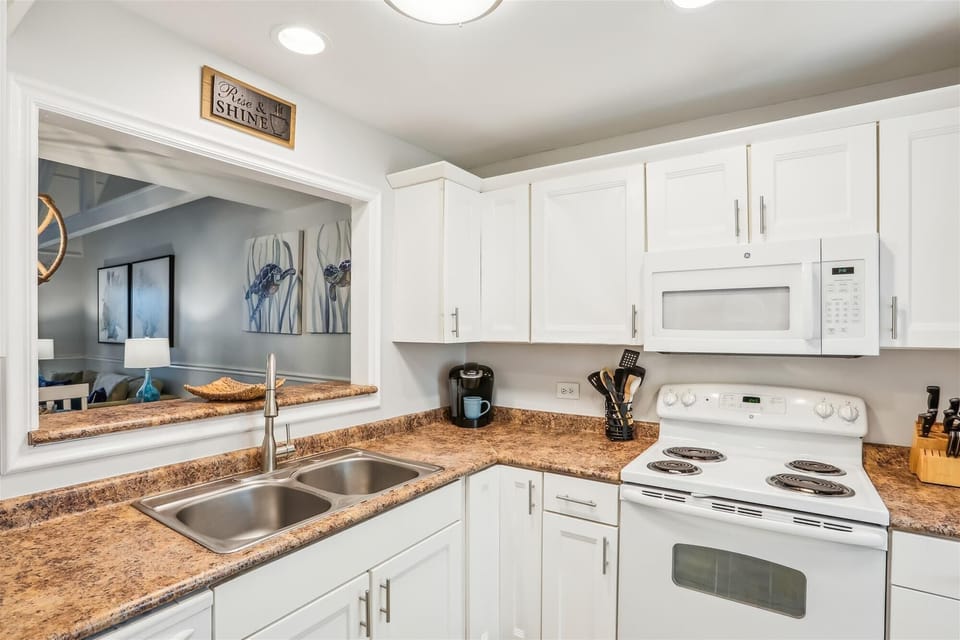 Kitchen at 666 Queens Grant