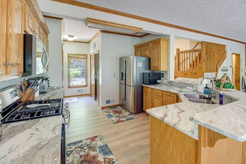 Fully Stocked Kitchen