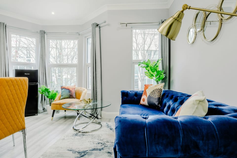Living Room / Lounge