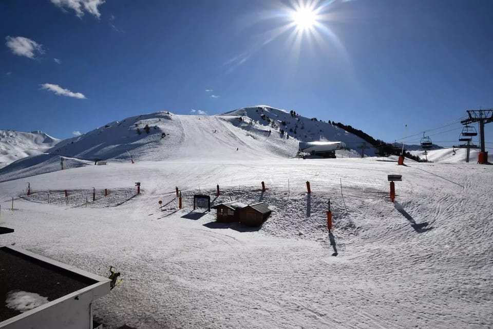 Snow and ski sports
