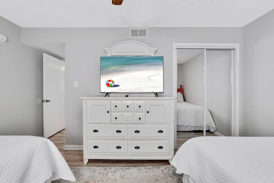 Guest bedroom
