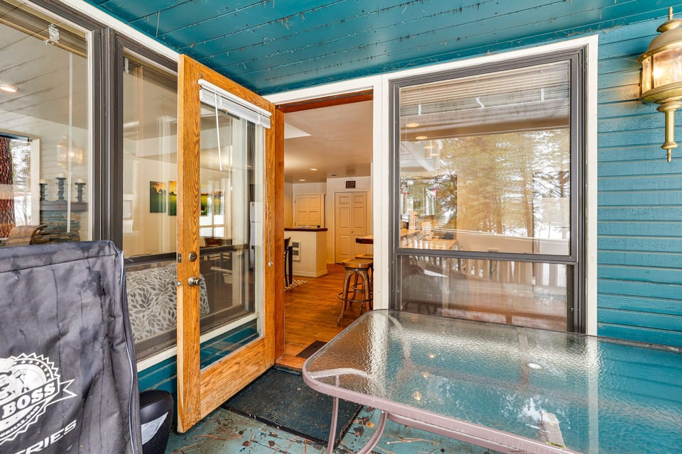 Furnished Balcony | Gas Grill | Outdoor Dining