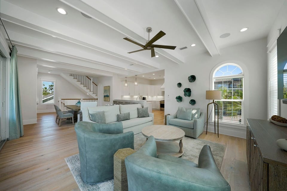 Hook, Wine, & Sinker - Miramar Beach - Living Room