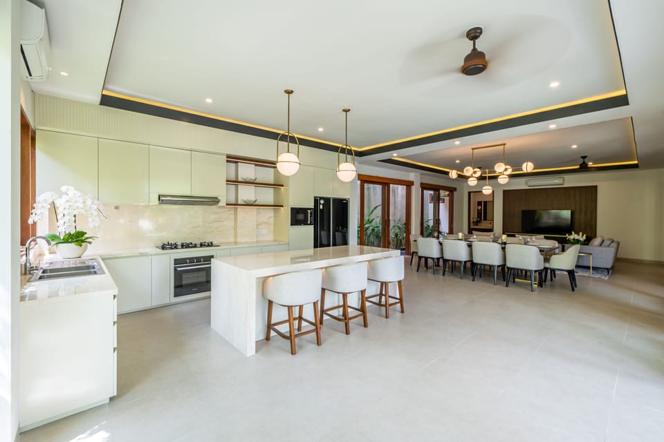 A fully equipped kitchen 