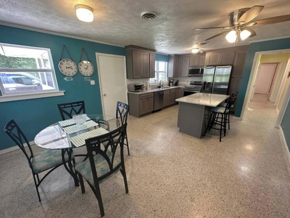 Kitchen/hallway
