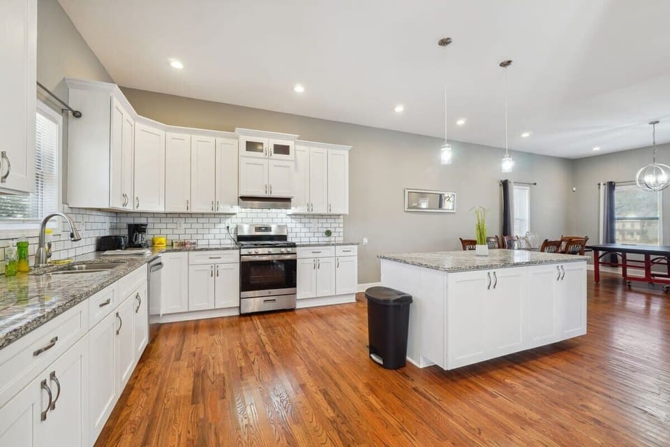 Plenty of counter space and kitchen area to cook for a group of people!