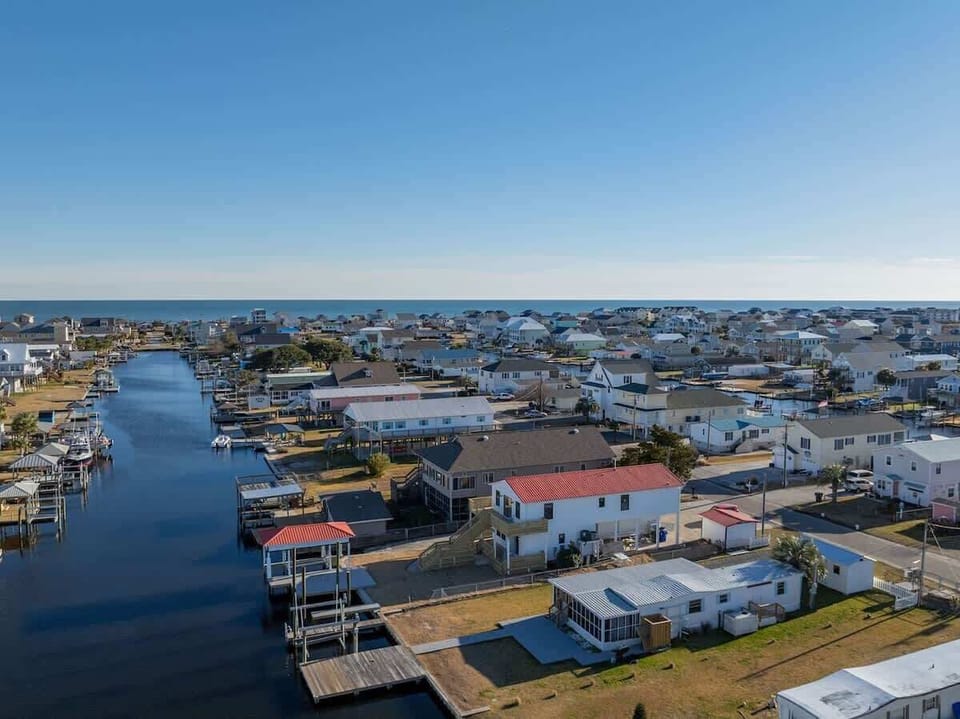 Ten Minute Walk to Surf City Beach