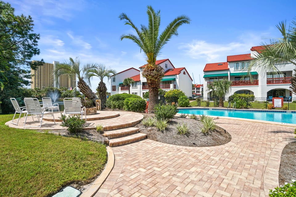 Firepit and Pool