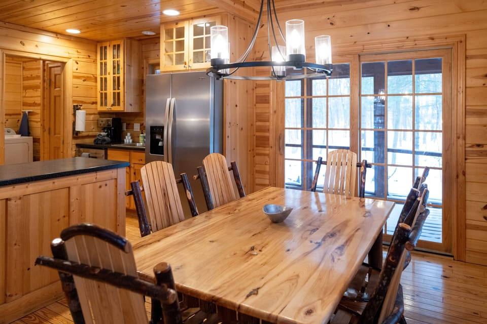 Dining Area with Seating for 6