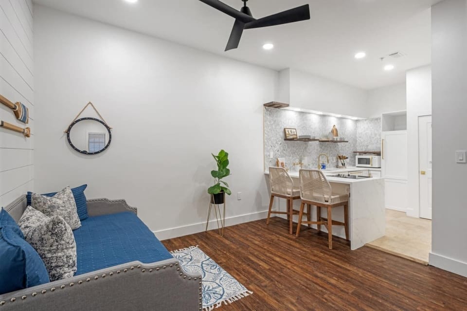 Common area, day bed, kitchen