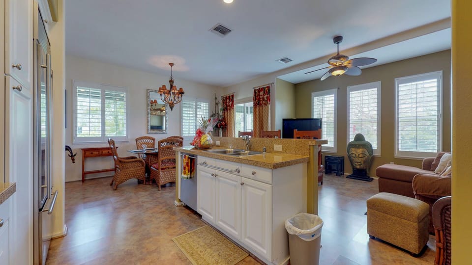 The spacious kitchen has all your needs for a relaxing vacation.