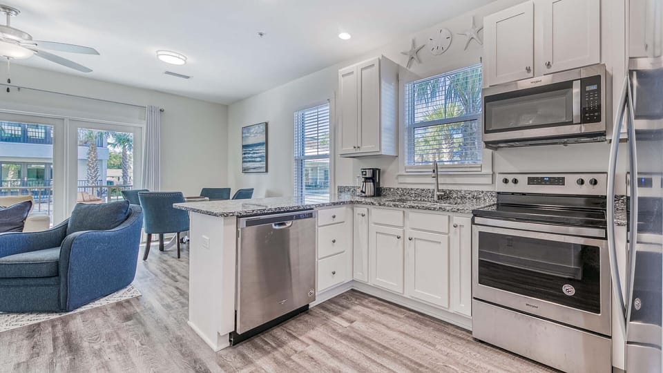 Full kitchen