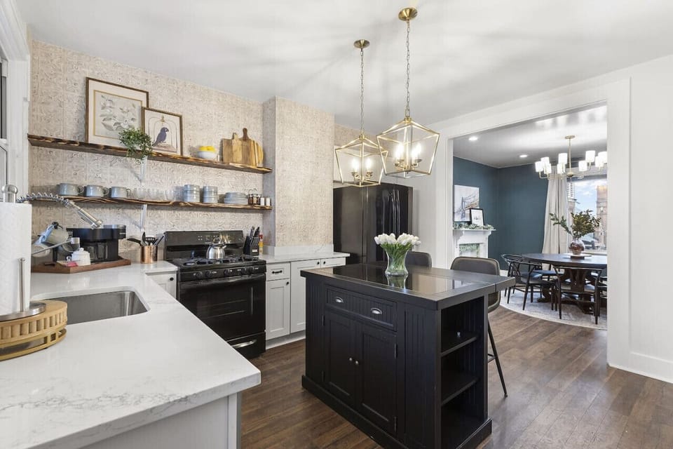 Open-concept kitchen and dining area perfection.