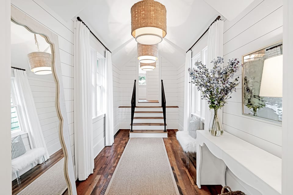 Foyer Entrance to Primary Bedroom
