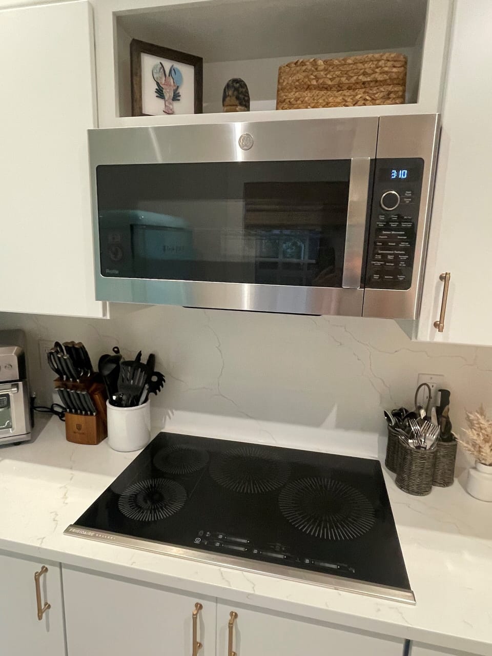 Induction cooktop and convection microwave. (no stove)