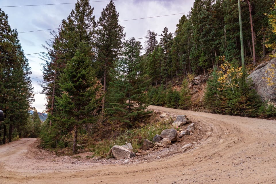 Road to the house is a dirt road with switchbacks, requiring 4WD in snow.