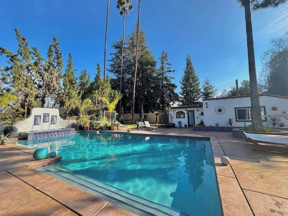 Welcome to the Spanish backyard oasis!