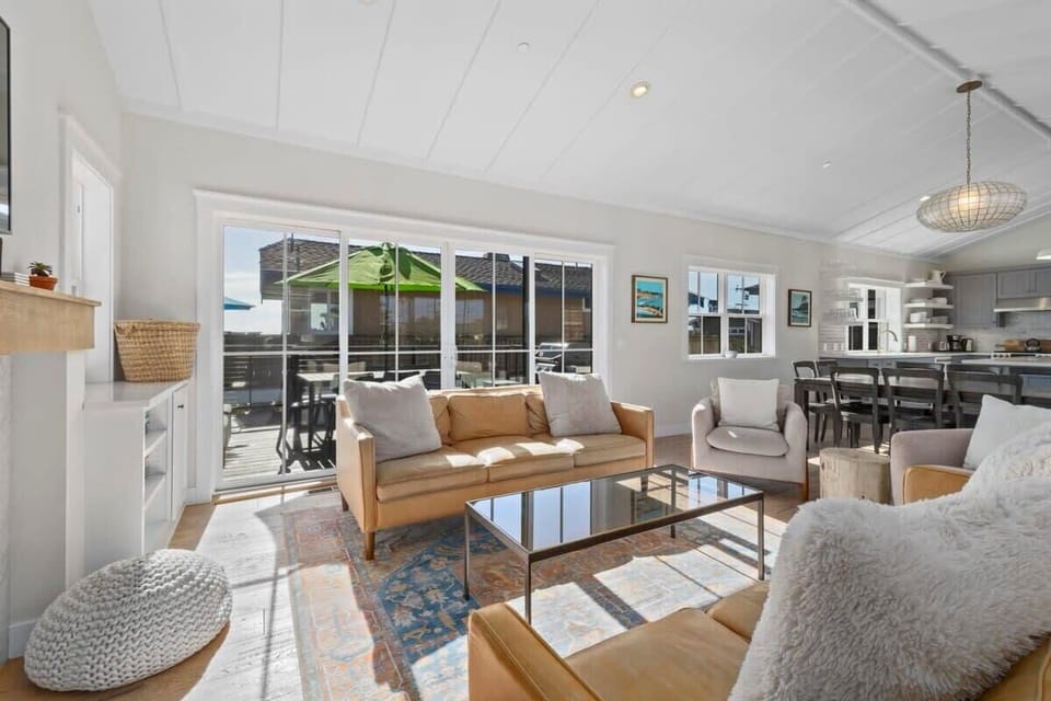 Living Room - Upstairs