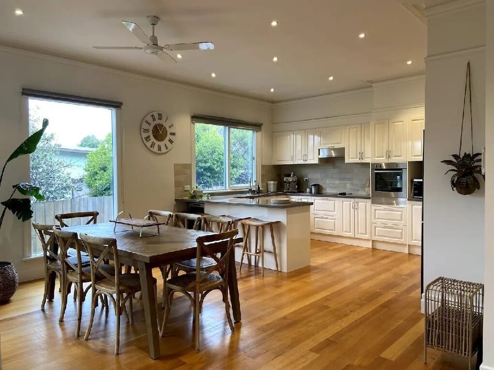Dining & kitchen