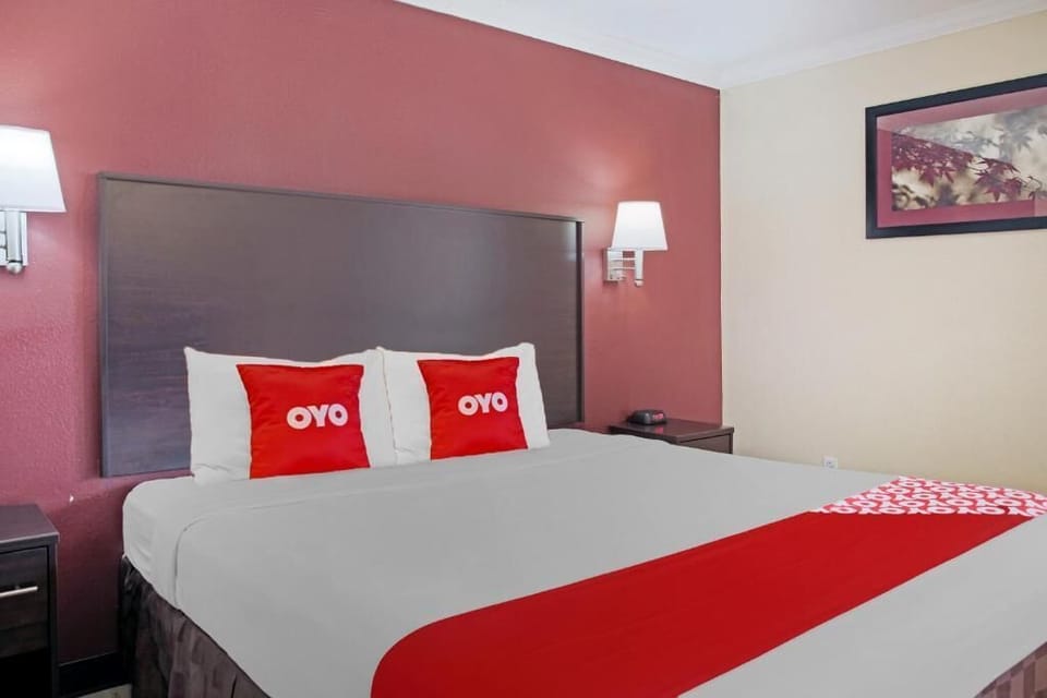 Unit with 1 Queen bed