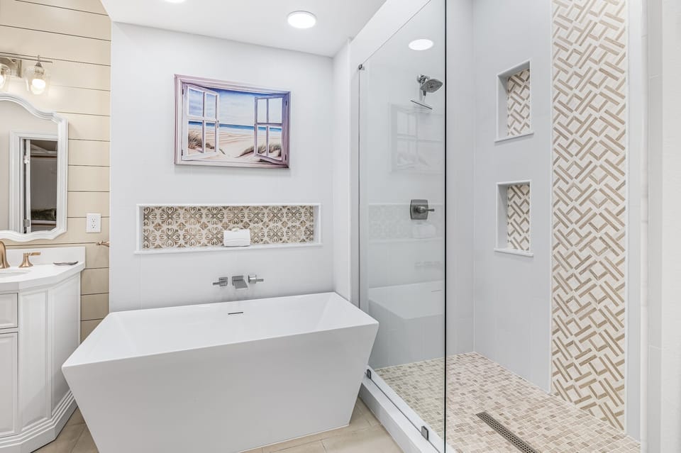 Soaker tub in master bath