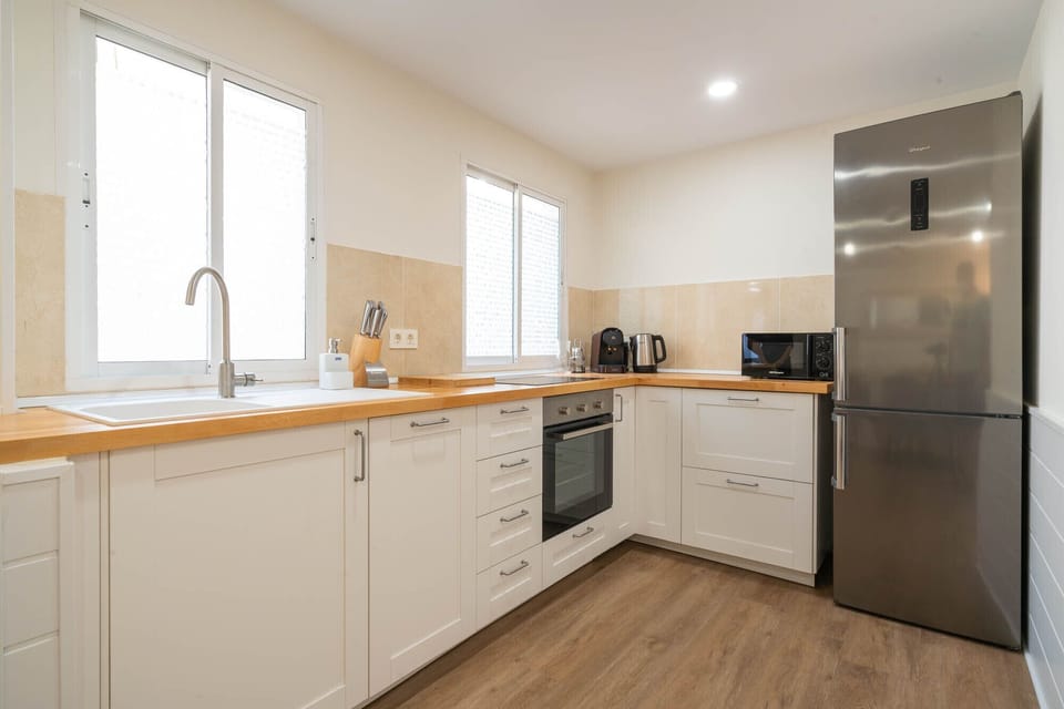 Fully equipped kitchen