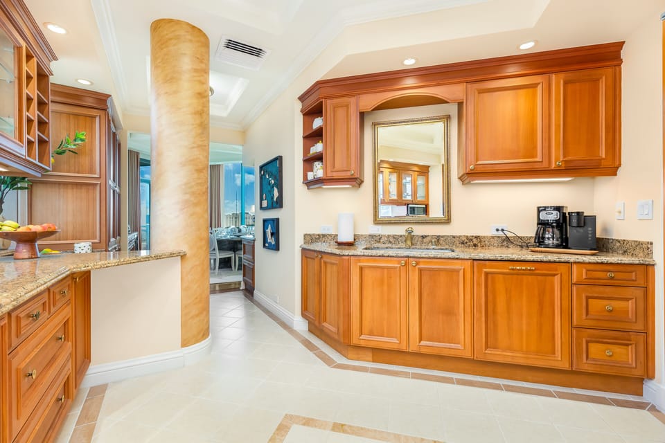 Lots of Cabinet Space