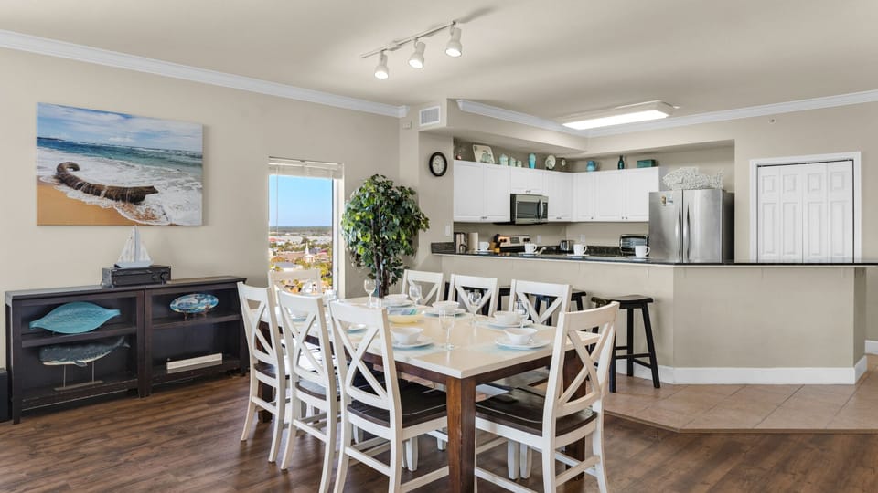 Tidewater 1301 Dining Table and Kitchen