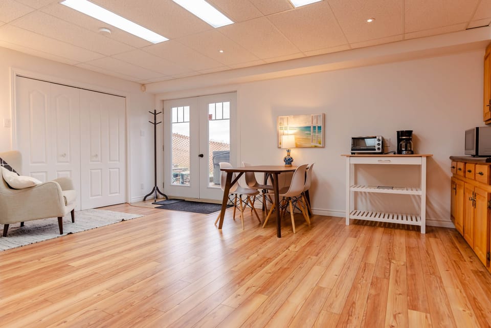 Kitchenette on the garden level