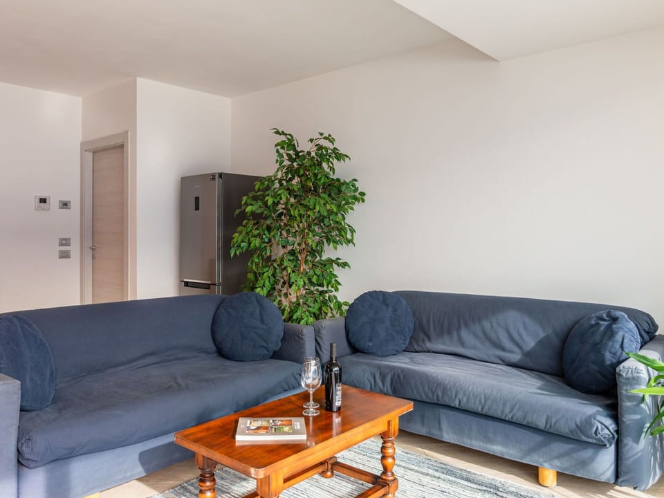 Couch, Table, Furniture, Plant, Comfort, Wood, Studio Couch, Door, Interior Design, Living Room
