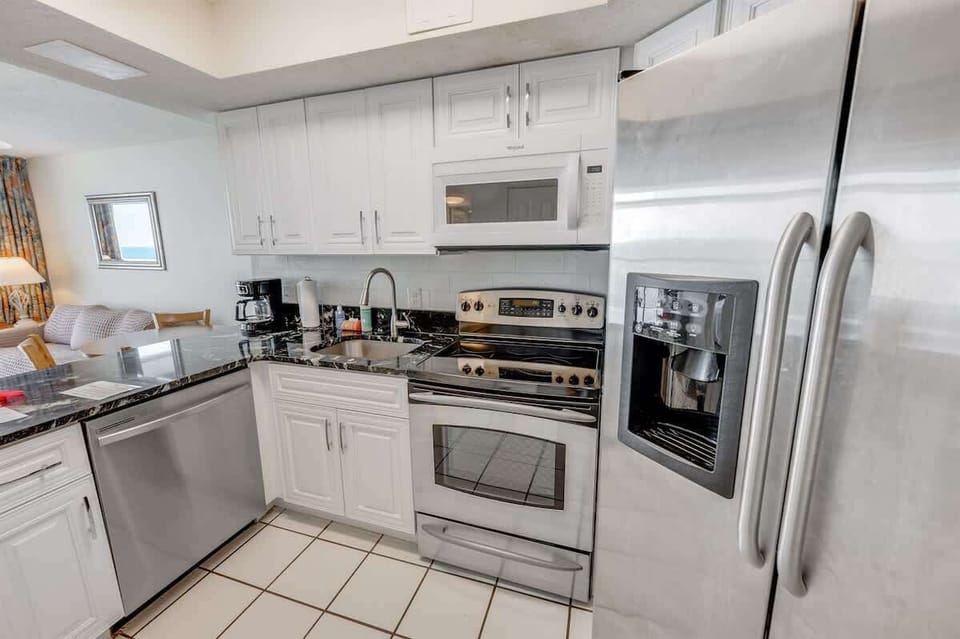 Large Kitchen Area