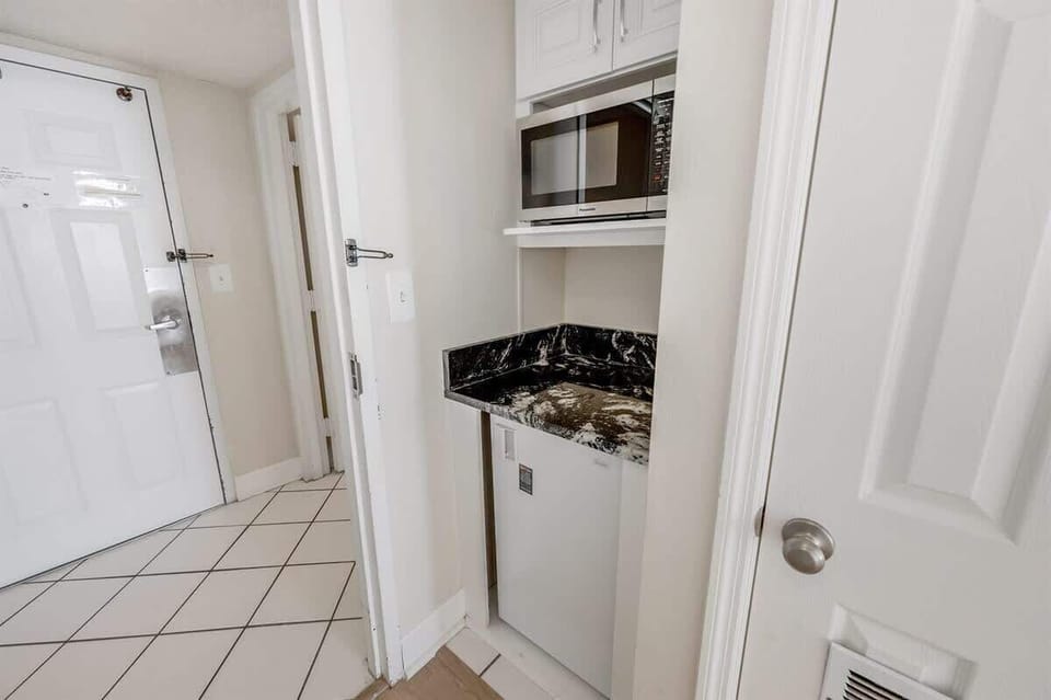Large Kitchen Area
