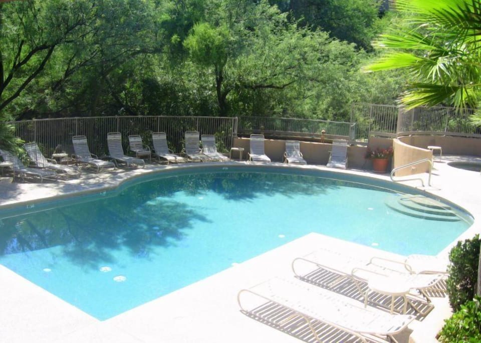 2 heated pools