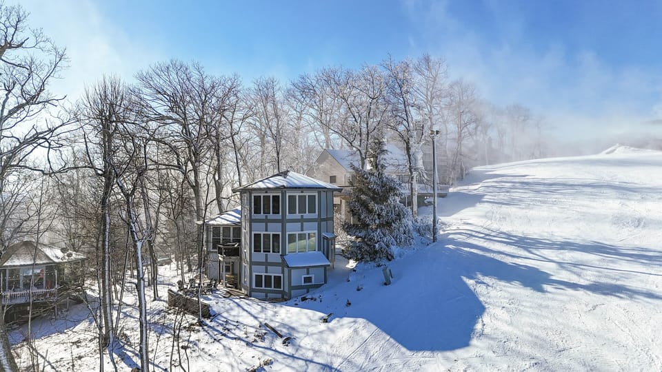 Ready to hit Upper Tyro slope!