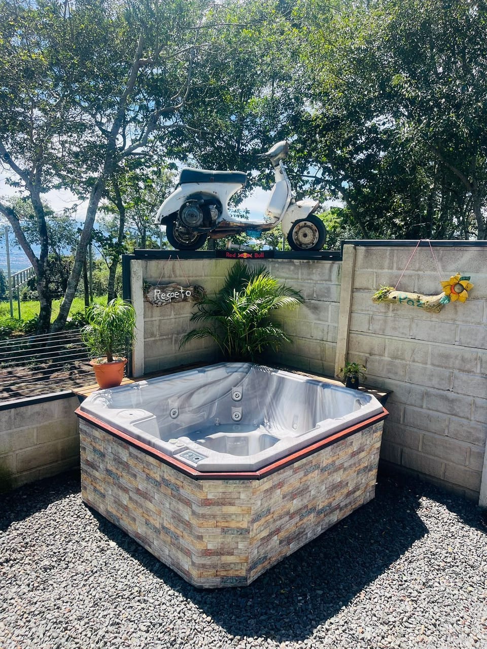 Outdoor spa tub