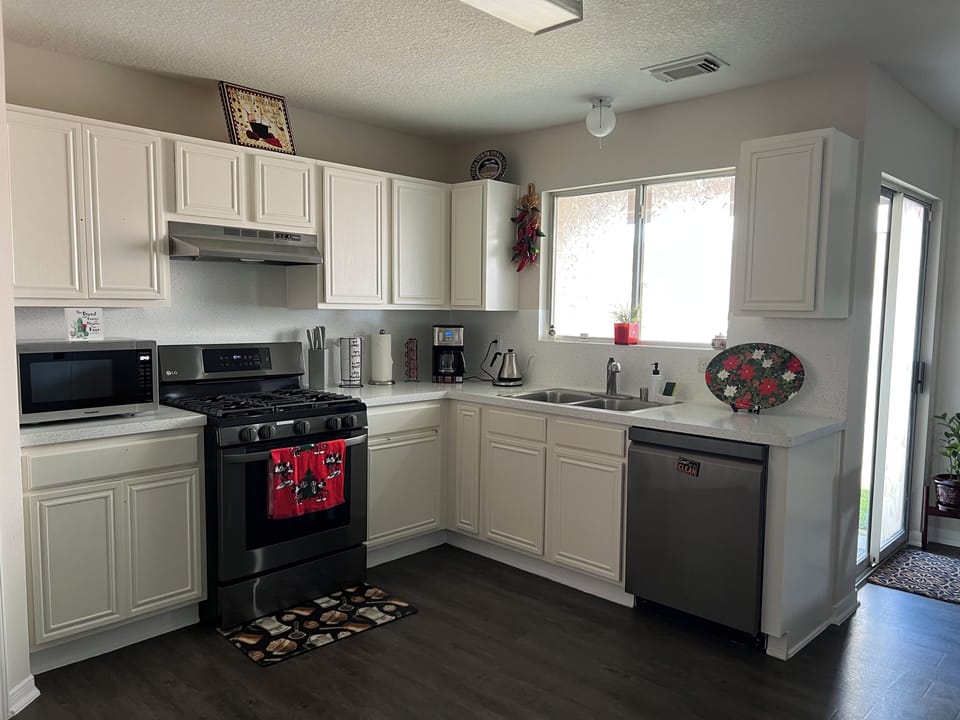 Kitchen: Seasonal touches