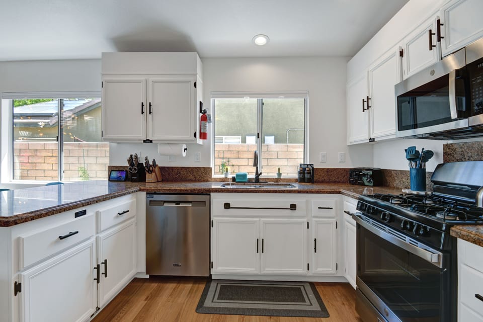 Fully stocked kitchen perfect for entertaining & celebrating w/ friends