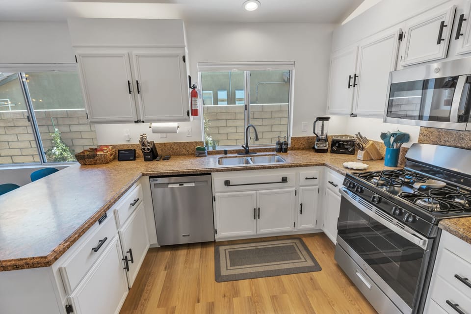 Fully stocked kitchen perfect for entertaining & celebrating w/ friends