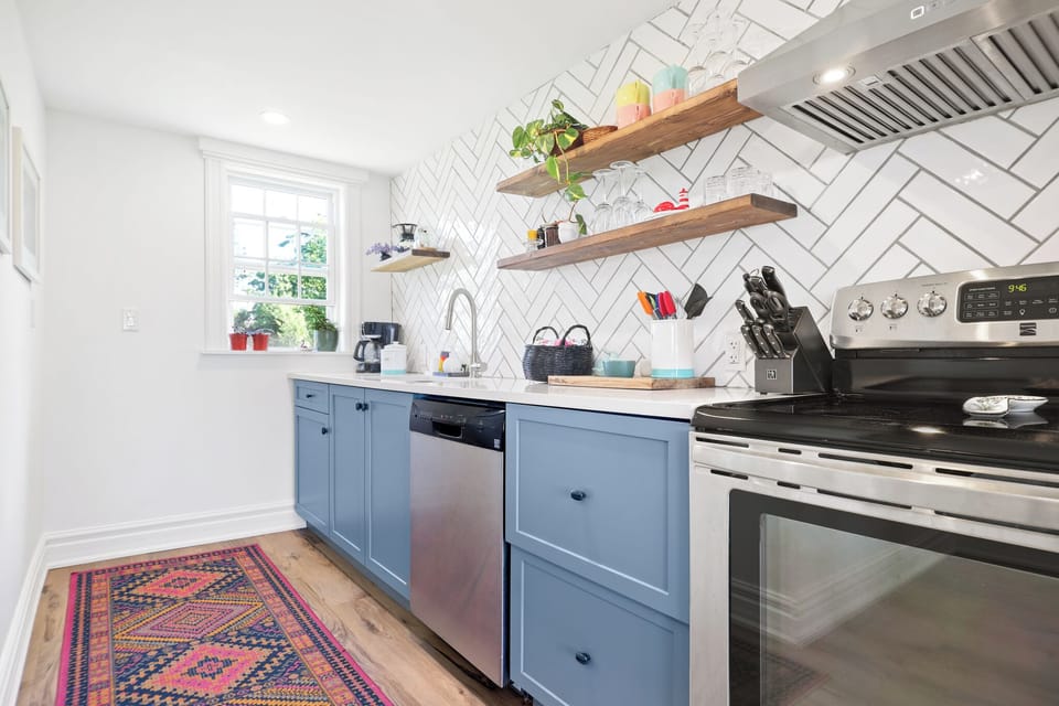 Who cooks seafood by the sea shore? You do!