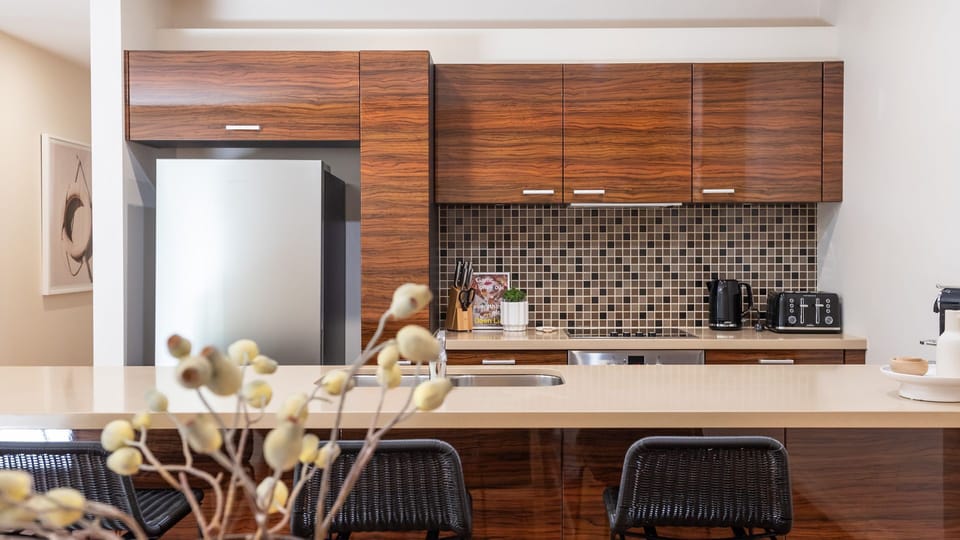 Fully equipped kitchen with nepresso coffee machine 