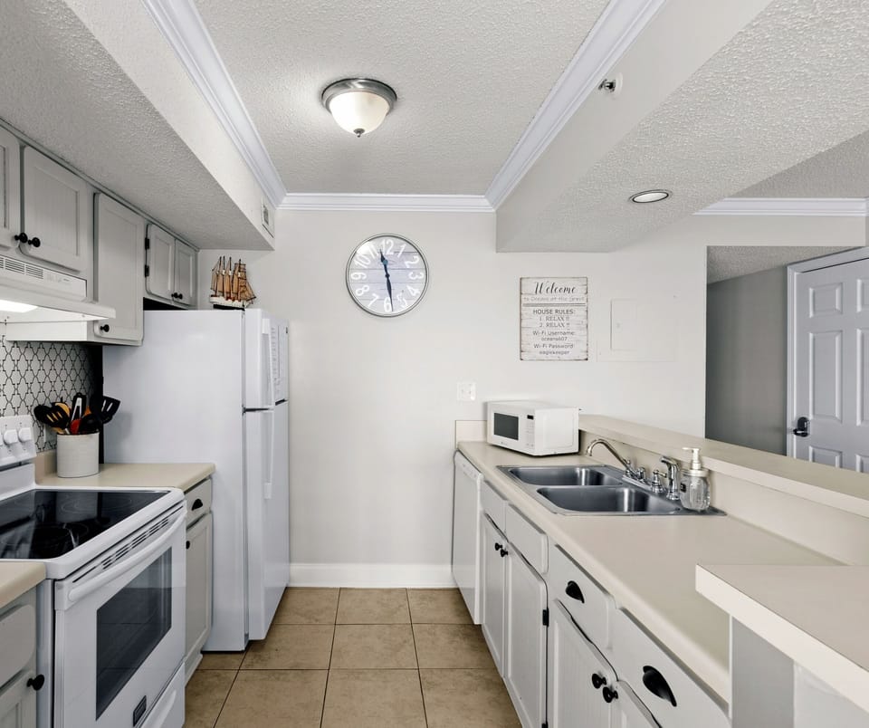 This fully stocked kitchen has everything you need to feel right at home!