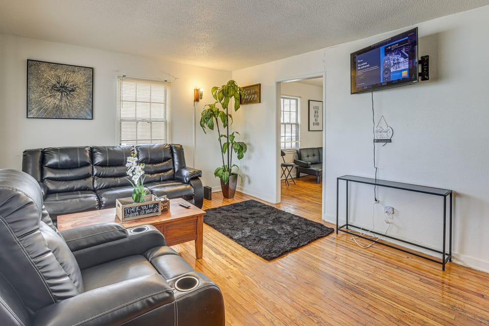 Birmingham Vacation Rental | 2BR | 1BA | Steps Required | 888 Sq Ft