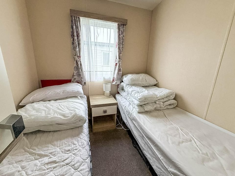 Lowestoft is the ultimate destination for family caravan holidays, with Pakefield Beach just a short walk from Pakefield Holiday Park and caravans featuring comfortable bathrooms.