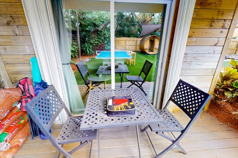 Outdoor dining