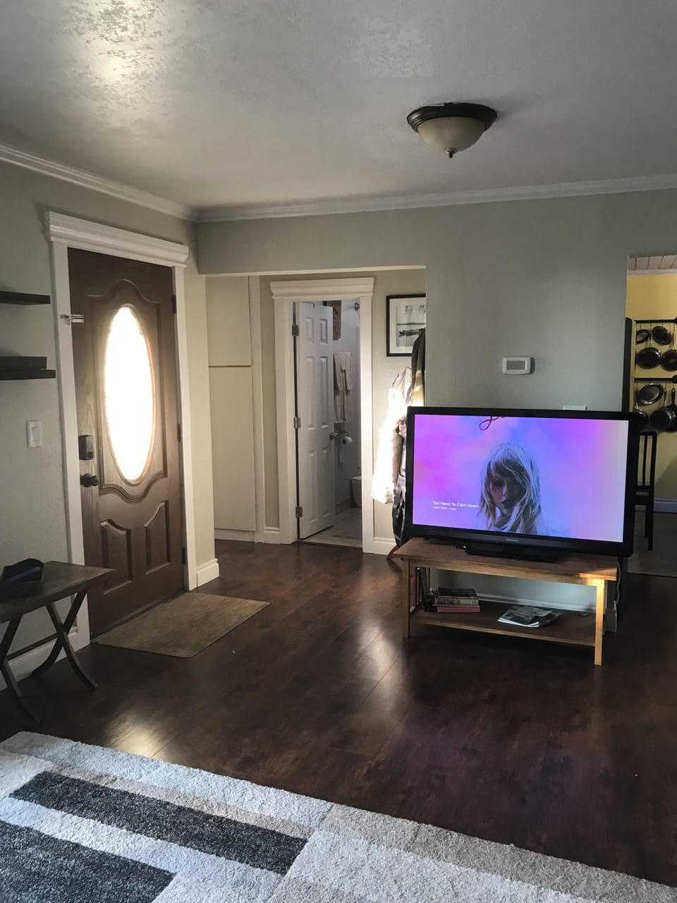Living room with 55" plasma TV