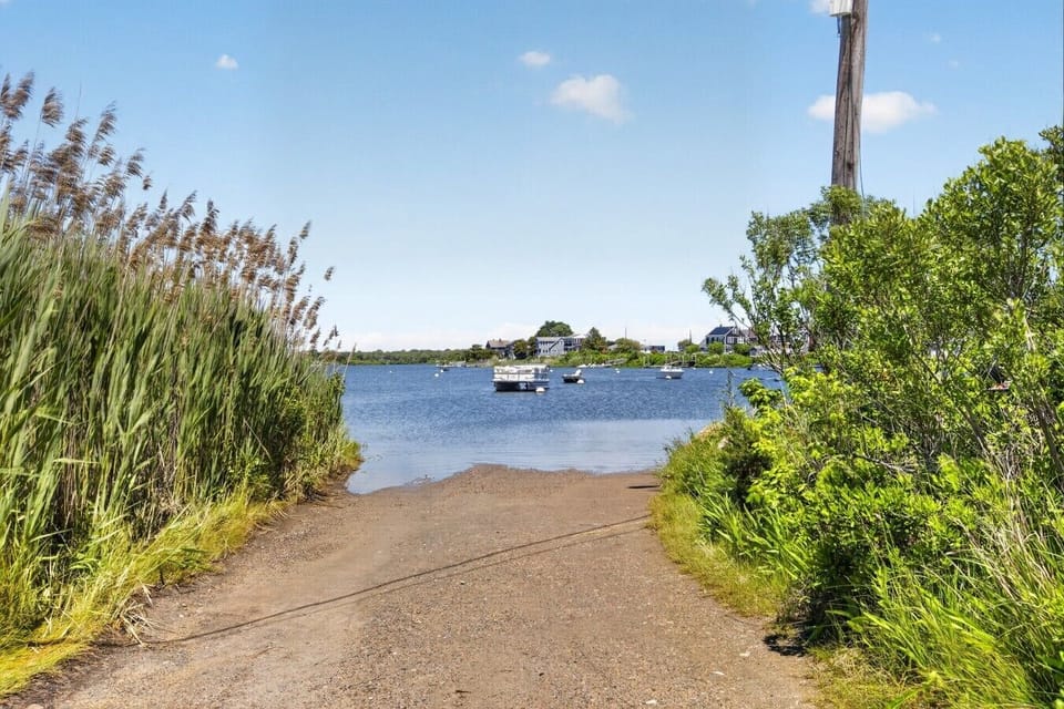Potter Pond Access at the end of Water Street